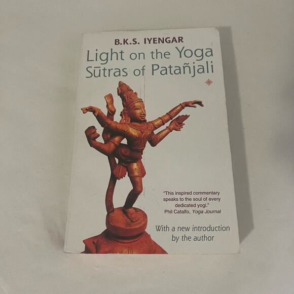 Light on the Yoga Sutra of Patanjali softcover book  B.K.S. Iyengar - Picture 1 of 6